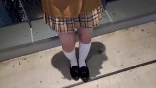 课堂上借问题偷拍美女老师奶子都露出来了